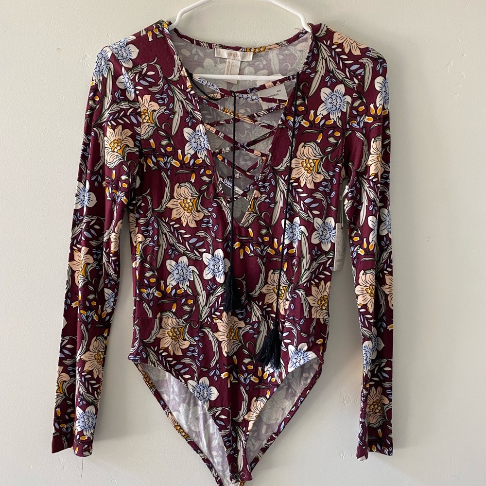 FLORAL BODYSUIT LONG SLEEVE WITH TASSELS. NEVER WORN. NWT. - Picture 4 of 9
